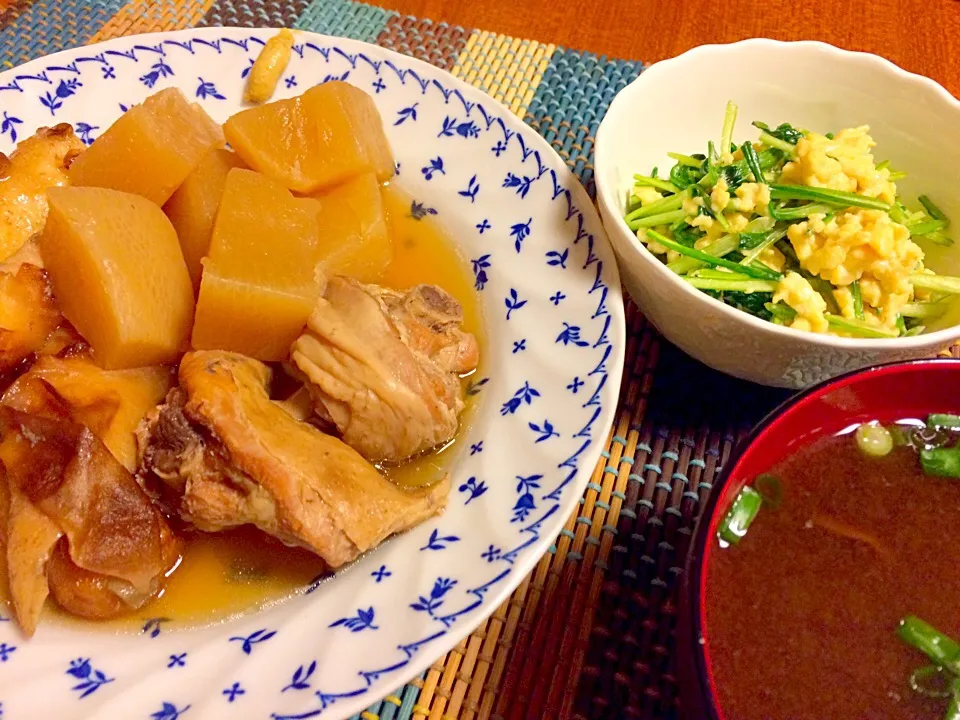 大根と骨つき鶏肉の煮物、壬生菜と卵のサラダ|あんなさん