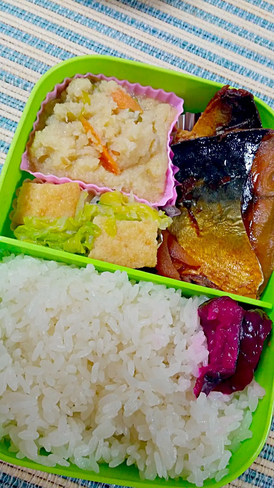 旦那さんのお弁当
・鯖の煮付け
・雪花菜煮
・厚揚げと白菜の煮物
・しば漬け|あぁちゃんさん