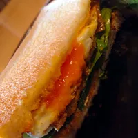 Snapdishの料理写真:Homecured bacon, egg & lettuce sandwich 自家製ベーコン、エッグ、レタスのサンドイッチ