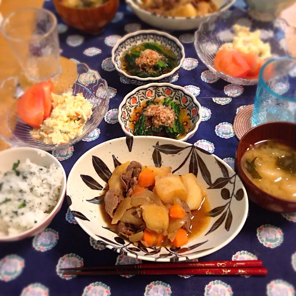 Snapdishの料理写真:肉じゃが
小松菜おひたし
おふの味噌汁
青菜ごはん|あきさん