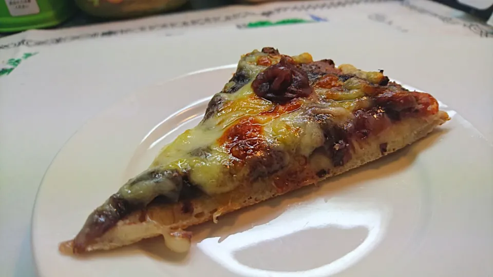 Sweet pizza, japanese style, with "azuki" (sweet bean made)|Ton Gourmetさん