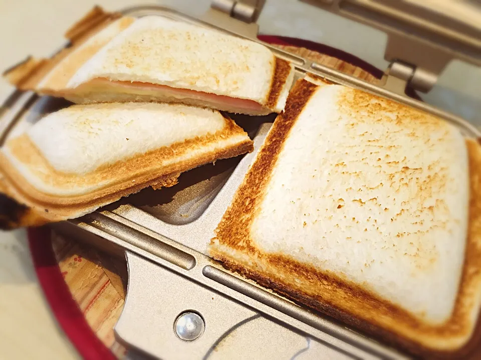 Snapdishの料理写真:ホットサンド♪|うっちーさん