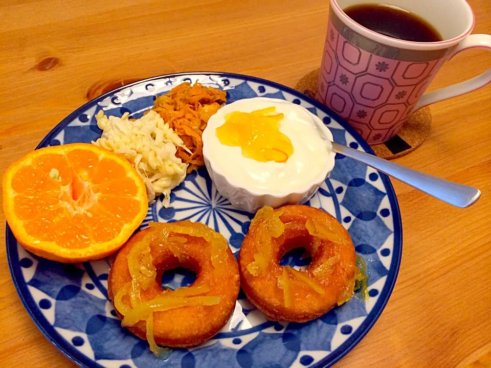 Snapdishの料理写真:1月30日の朝ごはん☀︎手作り柚子ジャムのっけてみた😆|Sanjiさん