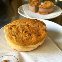 Caramel pecan ice cream sandwiches|Pon Heng Waiさん