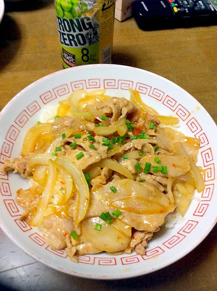 豚肉と玉ねぎの甘辛炒め煮丼💖🍺|Norio Fukudaさん