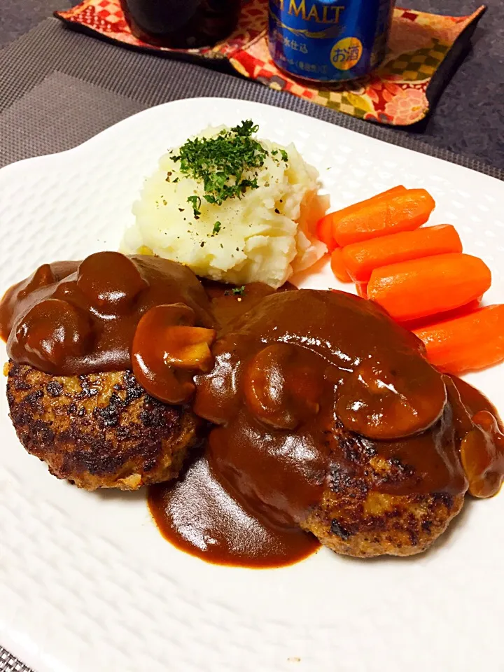 デミグラスソースハンバーグ🍷|ほっけまんさん