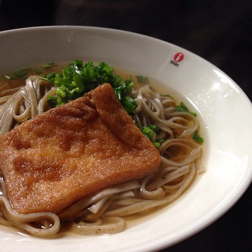 Snapdishの料理写真:あかもくうどん で けつね饂飩|koji toyodaさん