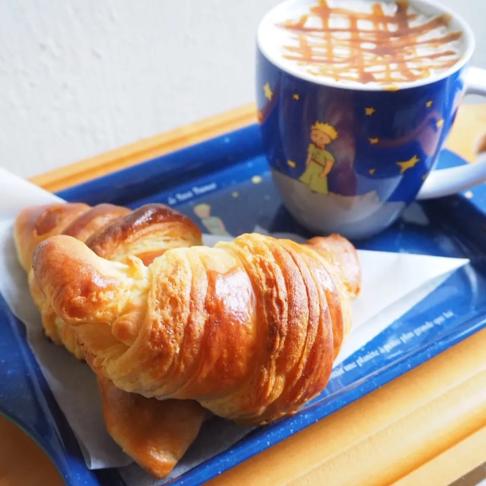 Snapdishの料理写真:Home-made croissants|Misstyさん