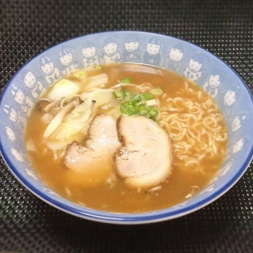 サッポロ一番みそラーメンで家ラー|美也子さん