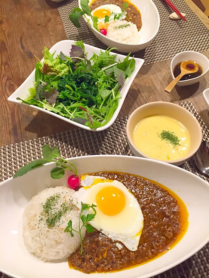 Snapdishの料理写真:今日はキーマカレー🍛ちぢみほうれん草のグリーンサラダ🌿豆乳コーンスープ🌽|まみりんごさん