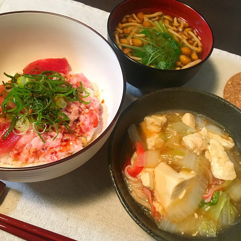 まぐろ丼/白菜と豆腐のトロトロ煮/なめこの味噌汁|ゆきてぃさん