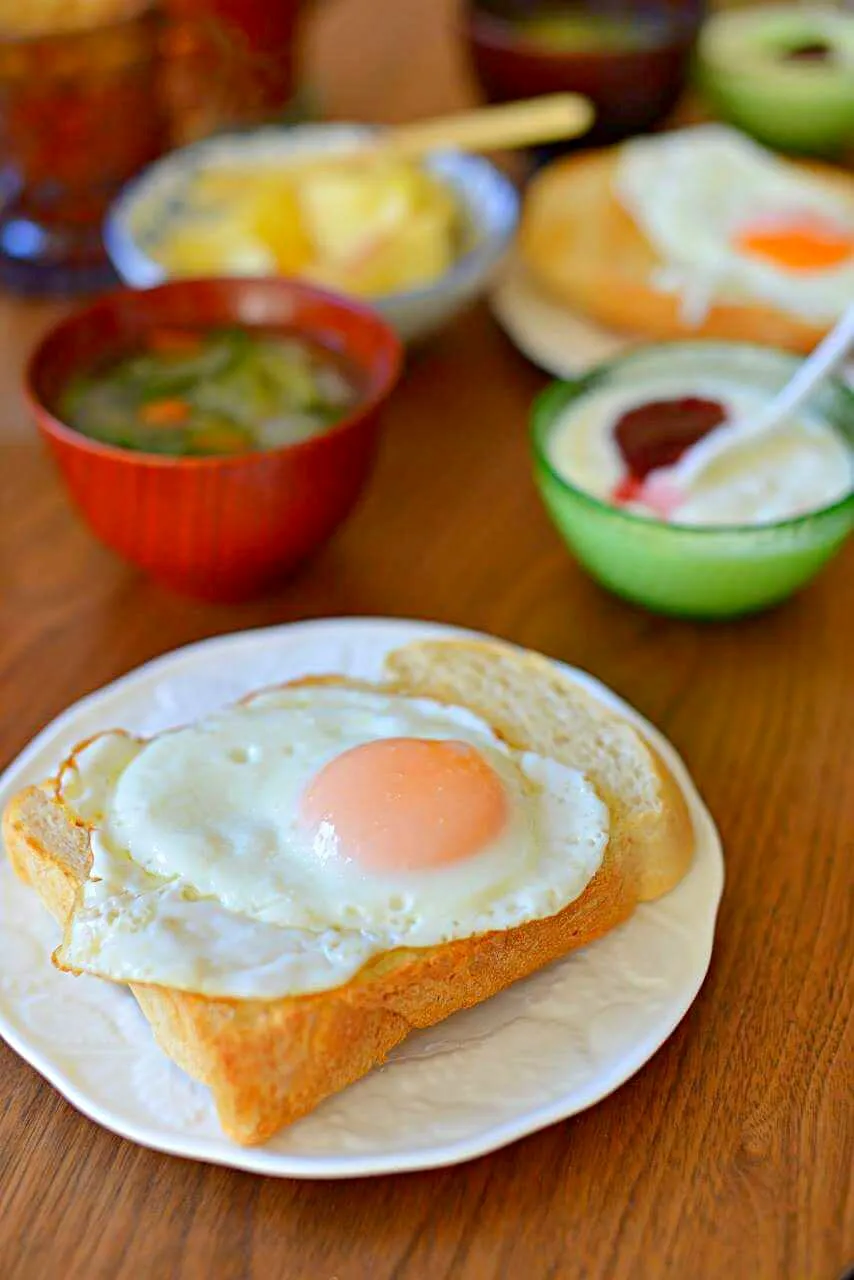 ラピュタ風朝ごはん☕🍞|さわ太郎さん