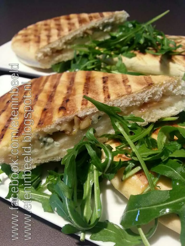 Panini blue cheese, pear and walnut|Frank&Jolanda - Eteninbeeldさん