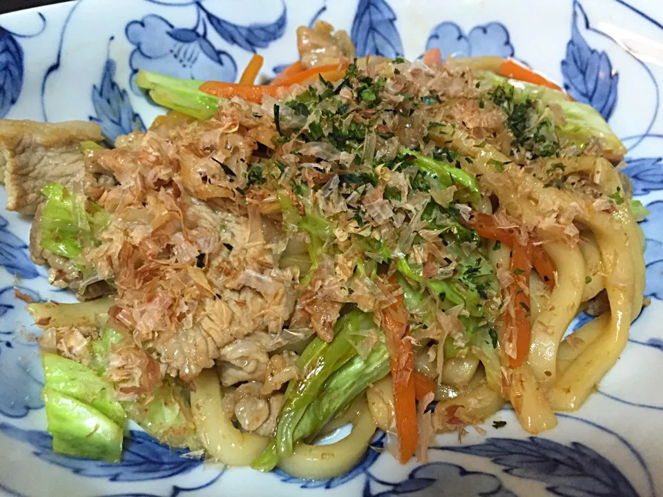 お野菜たっぷり焼うどん|ももみさん