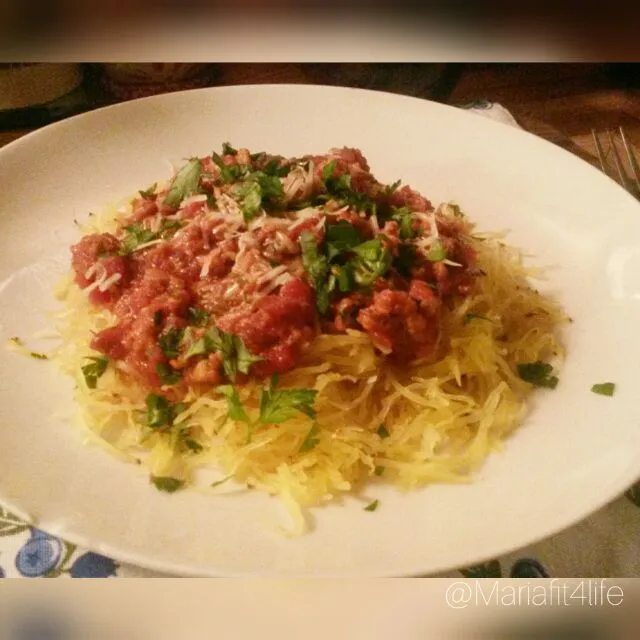 Snapdishの料理写真:Spaghetti Squash with Meat Sauce #lowcarb 
#healthy#cleaneats#realfood#healthychoice
#delicious 😋 #homecooking 🍝🍴🌱🍷|Mariafit4life🇺🇲🪶🦅さん