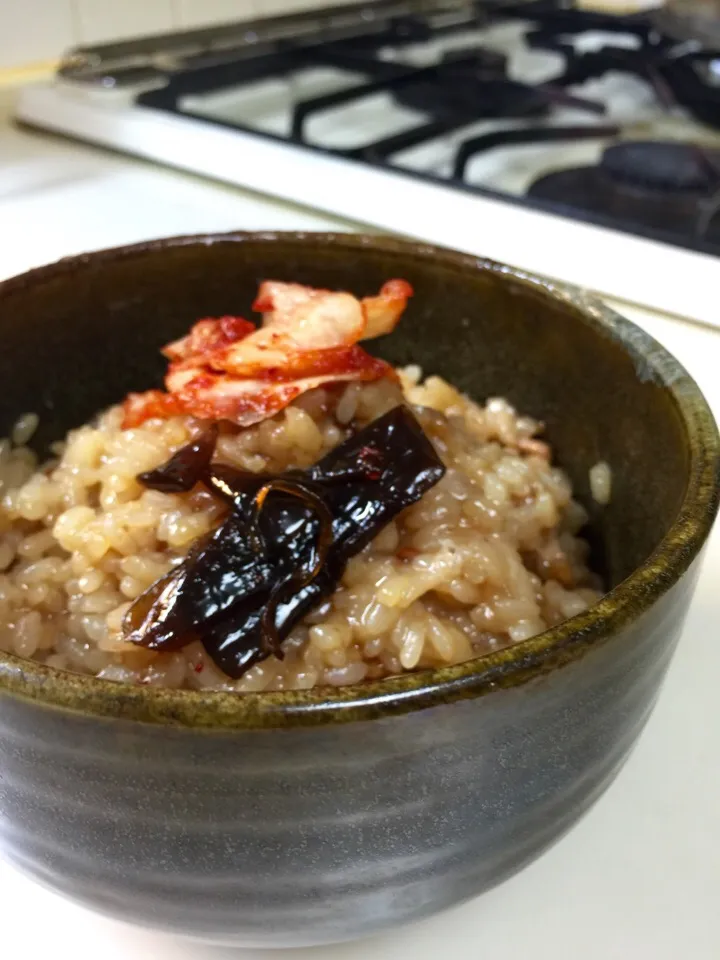 昨夜の鶏じゃがの煮汁を有効活用。圧力鍋で炊く鶏スープ飯。|織友さん