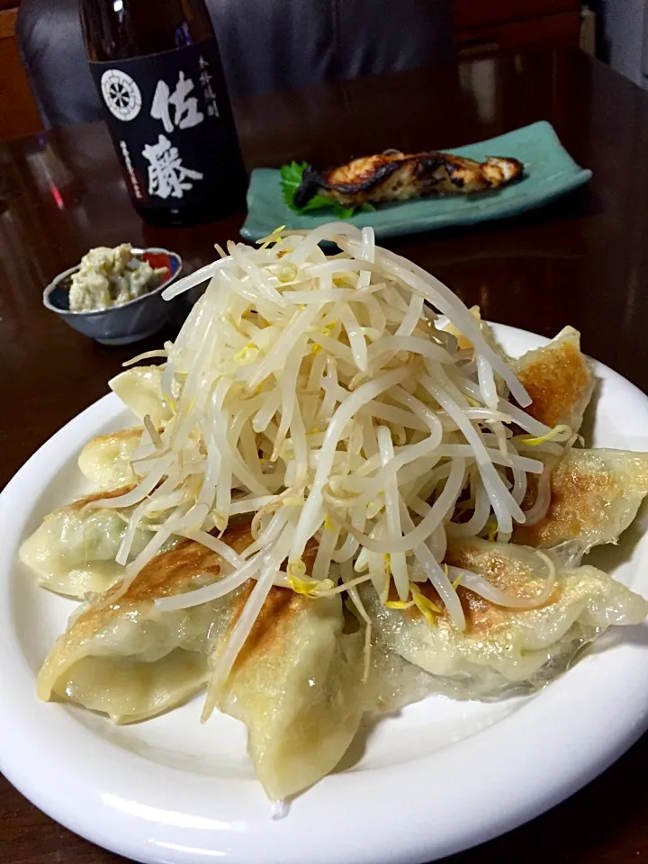 Snapdishの料理写真:✨餃子焼いちゃいました✨|中さんさん