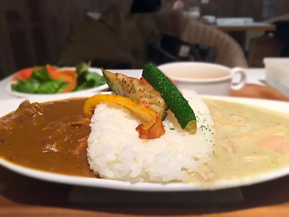 バイカラーカレー|なめこさん