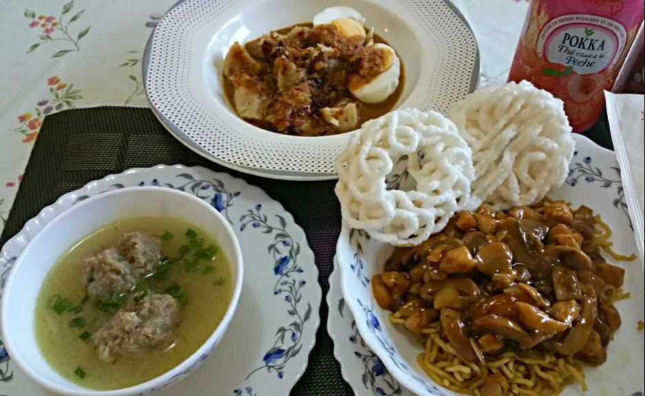 Snapdishの料理写真:my homemade meatballs..Siomay..noddles|Jihanさん