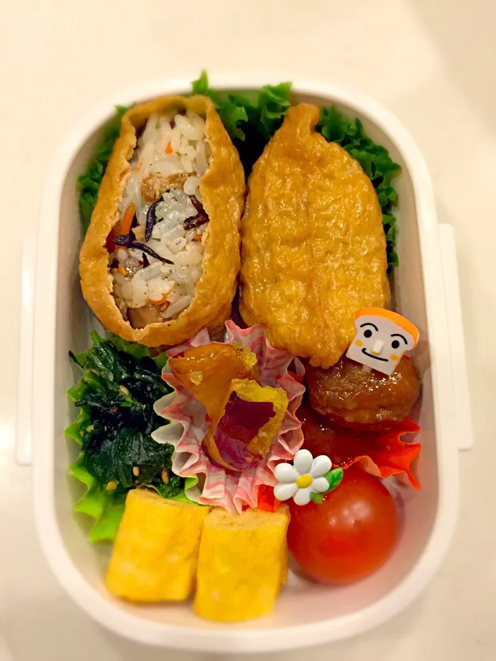 Snapdishの料理写真:ひじきごはんのお稲荷さん弁当🎵|Michiko Okamotoさん