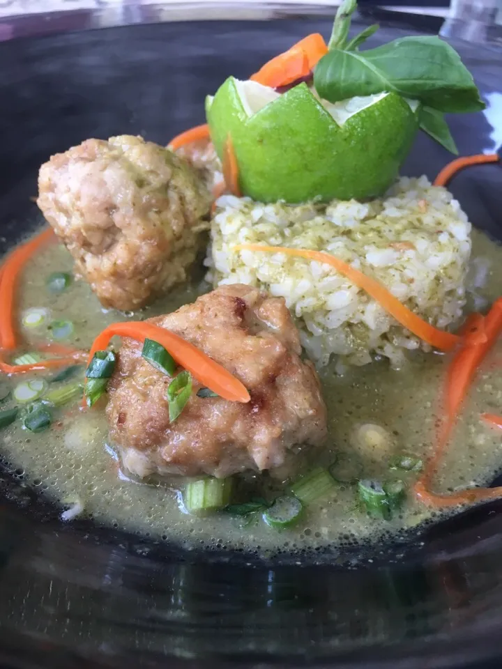 Lemongrass Chicken Meatballs in a Green Curry Broth|Christine pavelkaさん