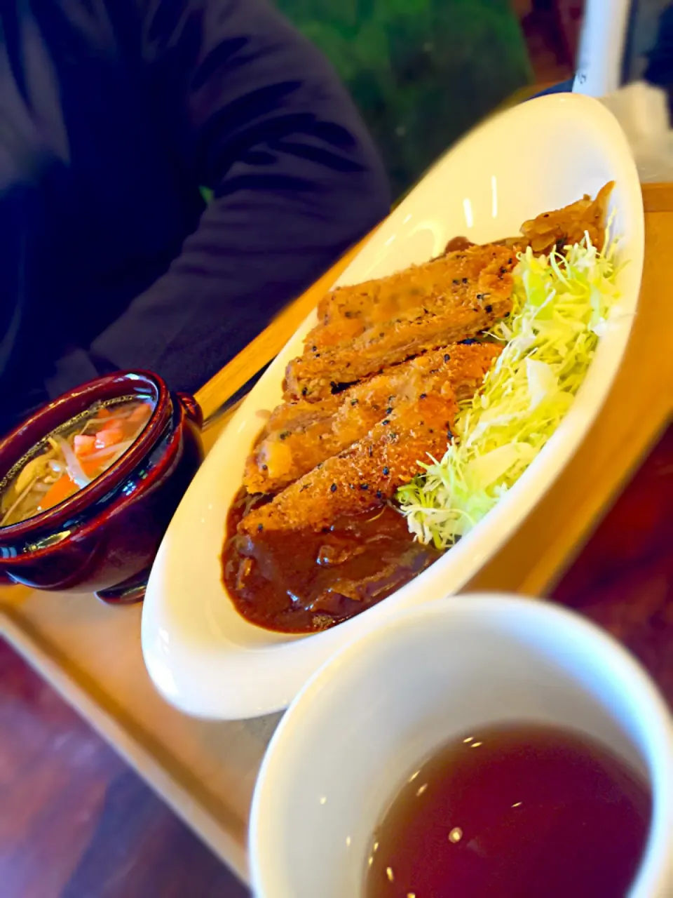 カツカレー🍛  野菜スープにトマトがトッピングされています🎶|ch＊K*∀o(^^*)♪さん