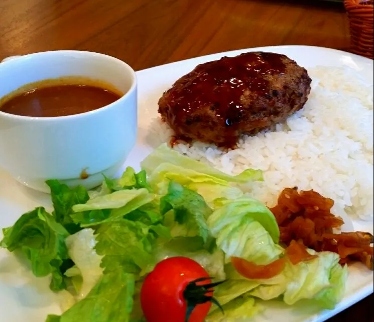 出張ランチは照り焼きハンバーグカレー|直樹さん