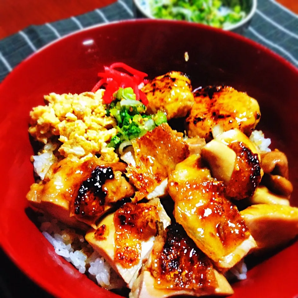 Snapdishの料理写真:焼き鳥⭐️つくね丼|qtyucoさん