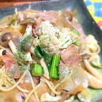 Snapdishの料理写真:カリフラワーとシメジの和風パスタ|うやこさん