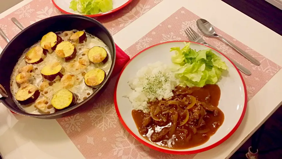 Snapdishの料理写真:今日の夕食　ハッシュドビーフ、さつまいもとれんこんのグラタン|pinknari🐰🌈さん