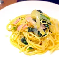 Snapdishの料理写真:ほうれん草とベーコンの和風パスタ|nikoerさん