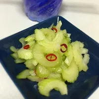 Snapdishの料理写真:セロリ浅漬け|chiryyyさん