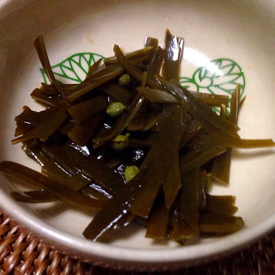 豆ご飯の出し昆布は山椒と共に甘辛く😁🍺|nao子さん