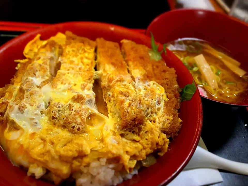 ちゃんこラーメン＋カツ丼|さとうさんさん