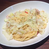 Snapdishの料理写真:キャベツとシーチキンのパスタ|あるさん