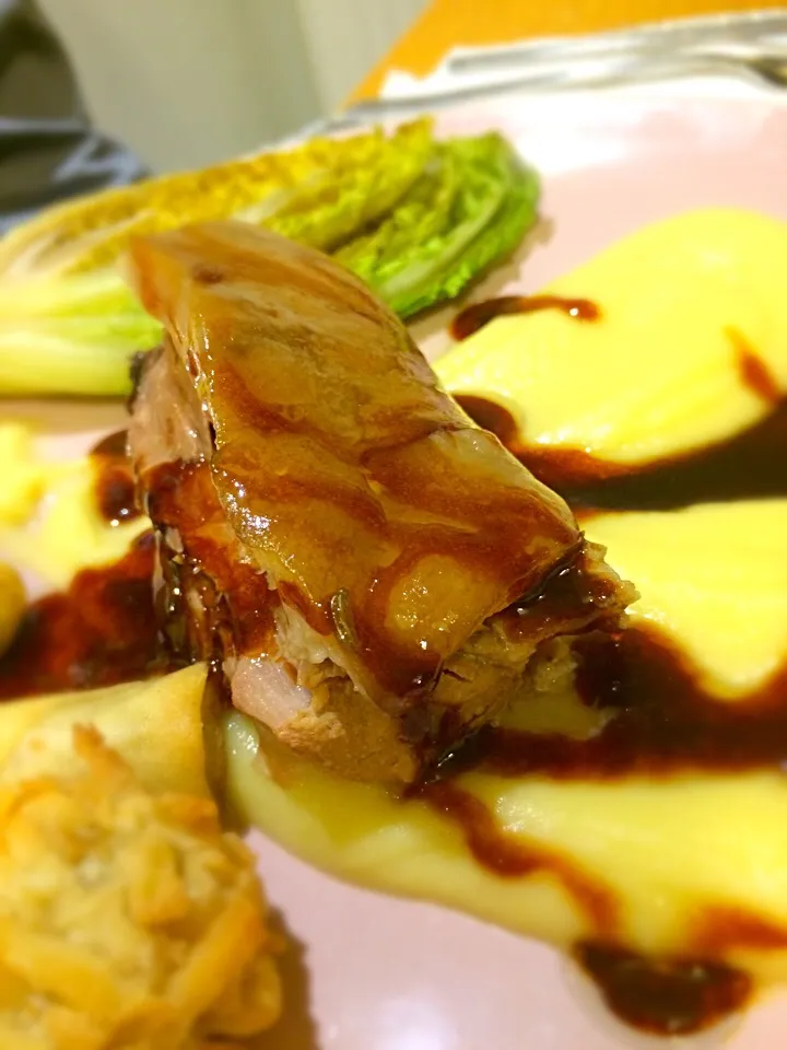 Pork knuckle with teriyaki sauce served with apple purée|Cook from Londonさん