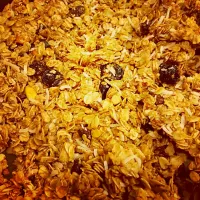 Snapdishの料理写真:homemade granola #Organic #coconutoil #cleaneàting|Raema Williamsさん