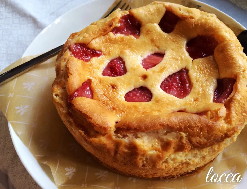 いちごの簡単ベイクドチーズケーキ🍓( ´ ▽ ` )ﾉ✨|toccaさん