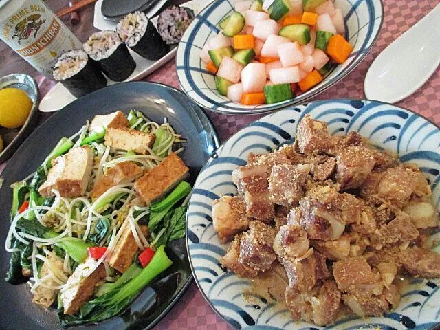 香る煮豚!! 軟骨つき豚の金ゴマ角煮、チンゲン菜&厚揚げ炒め、紅酢の浅漬けサラダ、10穀米でネギみそ巻き|ふかرさん