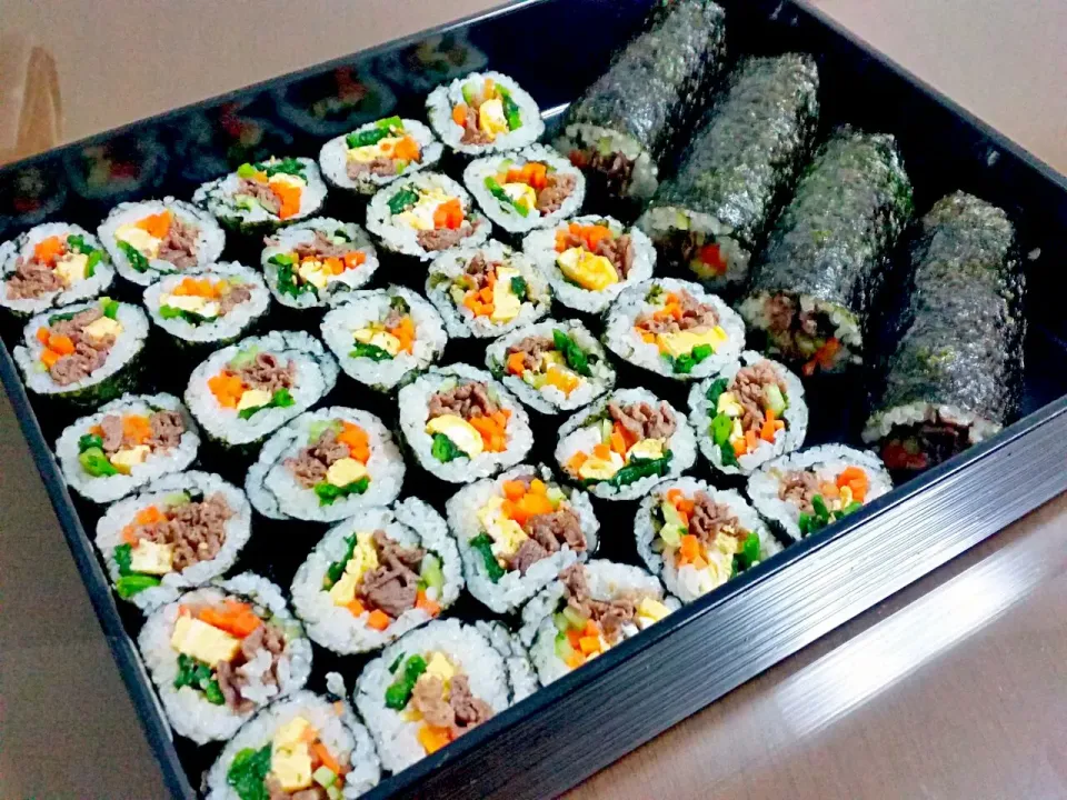 節分👹の日のキンパブ(김밥)
右は丸かぶり用|孫敬惠さん