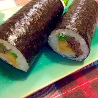 Snapdishの料理写真:プルコギビーフで恵方巻な夕食🍚