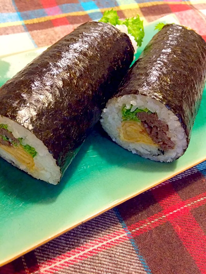 プルコギビーフで恵方巻な夕食🍚|かずみさん