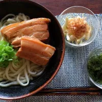 沖縄料理(ラフテー、ソーキそば、島らっきょ、海ぶどう)|浩華さん