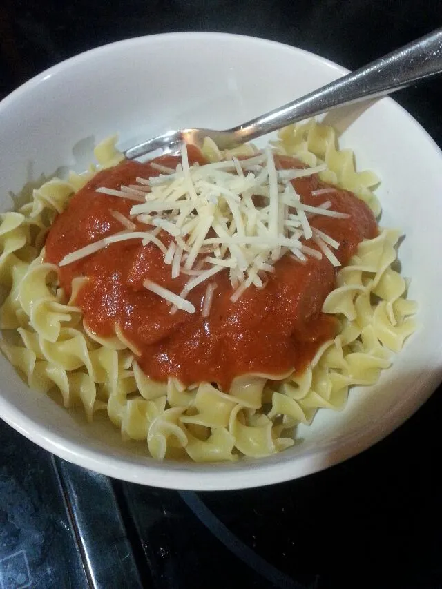 Snapdishの料理写真:egg noodles with pepperoni sauce and chz|Polly Gelfusoさん