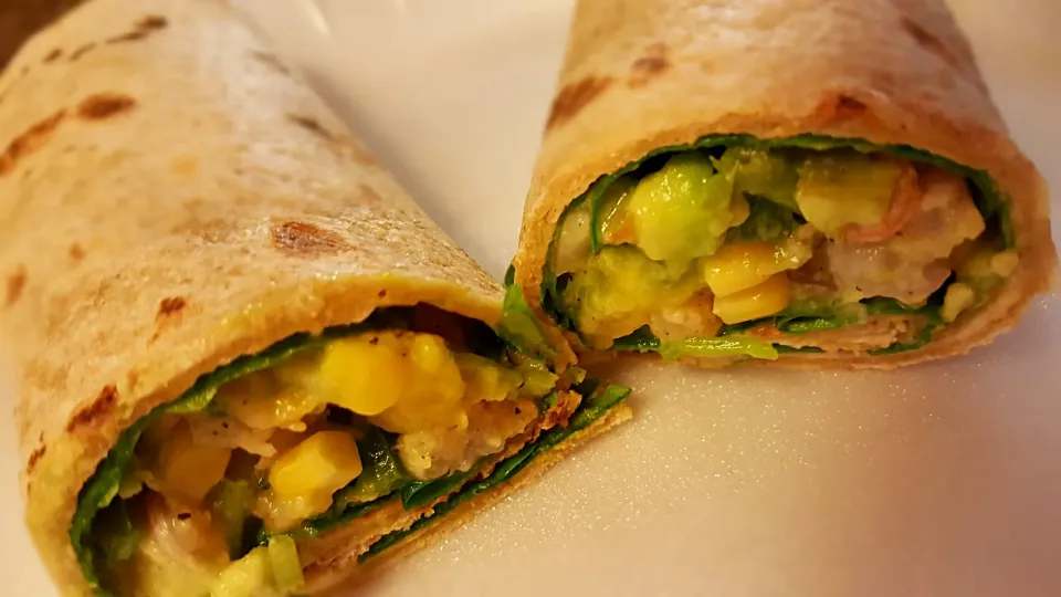 #Spinach & #shrimp #avocado wrap|Rosaさん