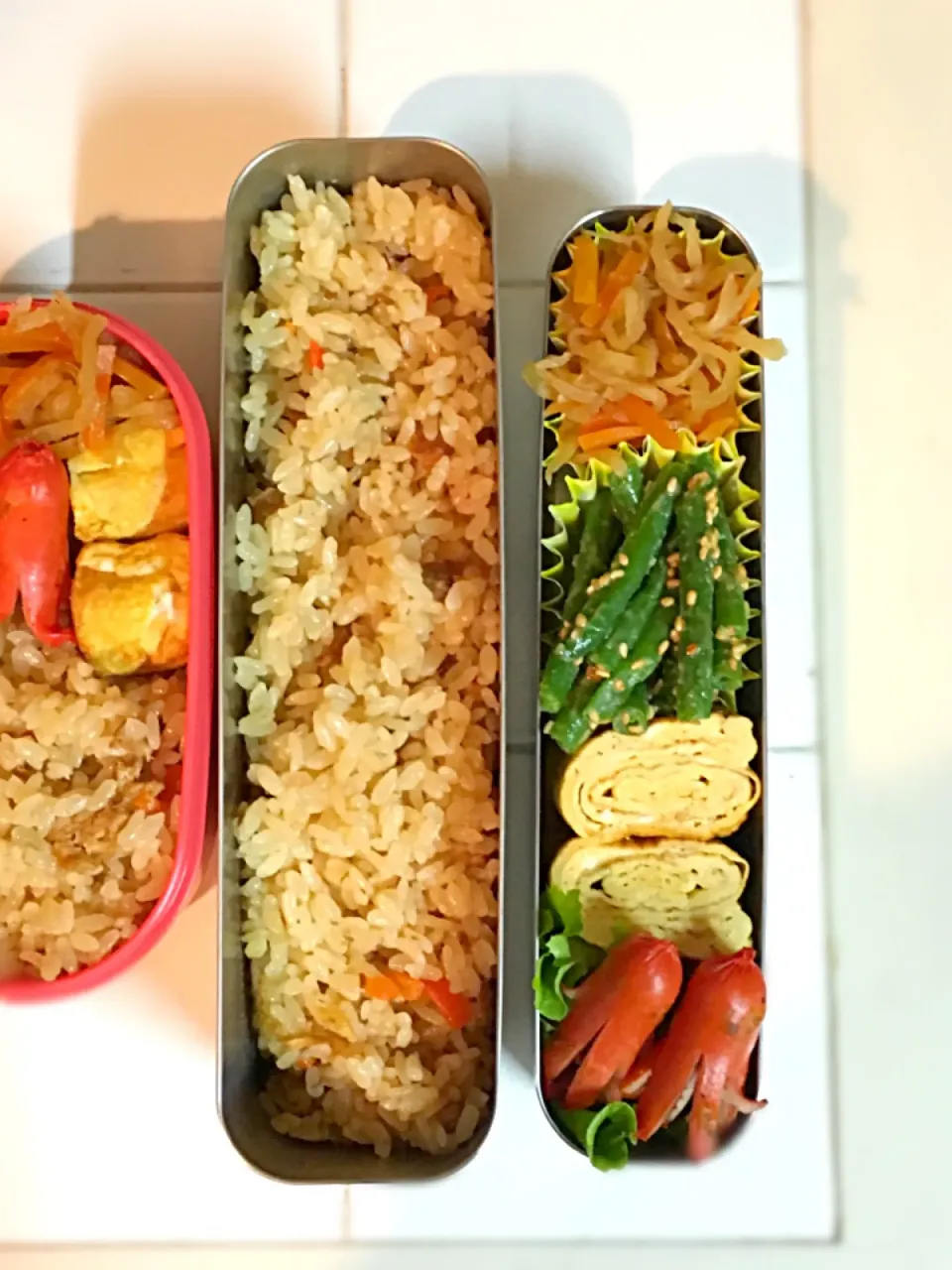 Snapdishの料理写真:鶏の炊き込みご飯弁当|エミリーさん