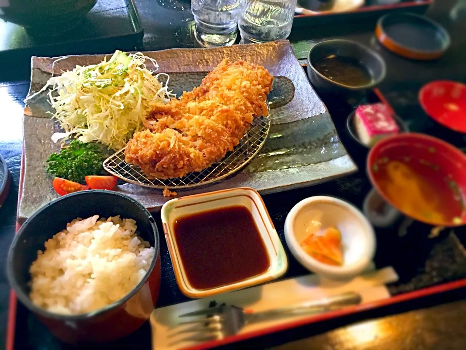 トンカツ定食|はなびさなさん