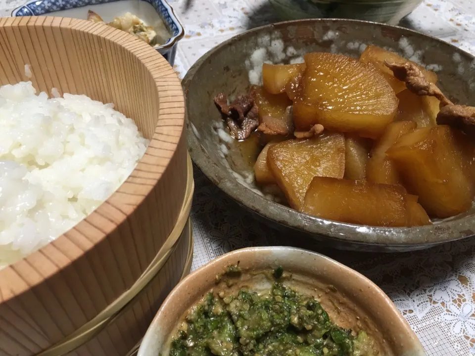 フキノトウの味噌炒め
三浦大根のベッコウ煮
トロロ
けんちん汁
（母作）美味しかったです。
ご馳走様でした。|akemi🐝さん