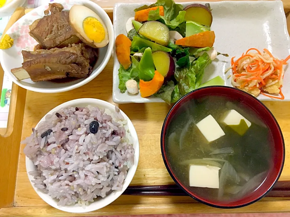 晩ご飯🌙スペアリブの煮込み🍖|かわちさん