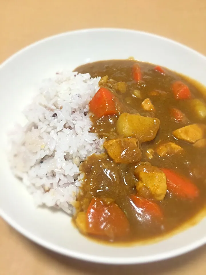 玉ねぎをあめ色になるまで炒めて作ったチキンカレー(^-^)/|ギムレットさん